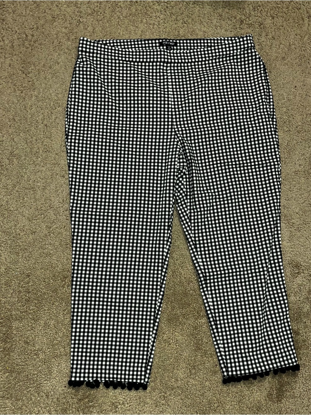 Roz & Ali Black and White Gingham Ankle Pants with Pom Trim